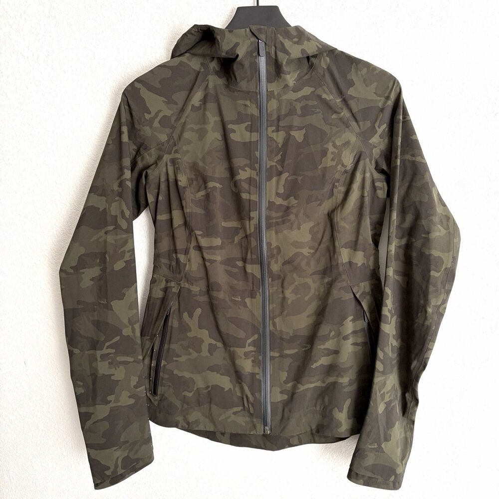 Lululemon The Rain Is Calling Jacket II in Incognito Camo Size 2